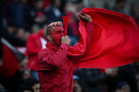 پرسپولیسی‌ها روی سکوی ورزشگاه به جان هم افتادند!