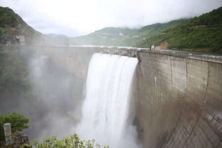 کاهش ۵۴ درصدی ذخایر نیروگاه‌های برق‌آبی در سال ۱۴۰۴