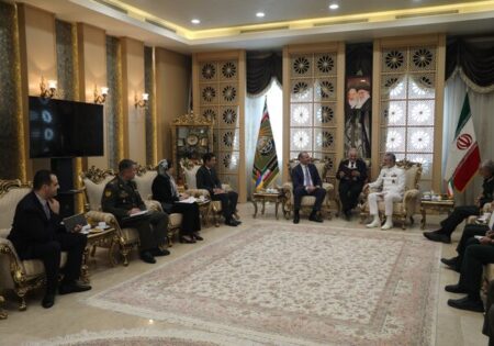 سرلشکر موسوی: حضور قدرت‌های فرامنطقه‌ای عامل نگرانی برای منطقه است