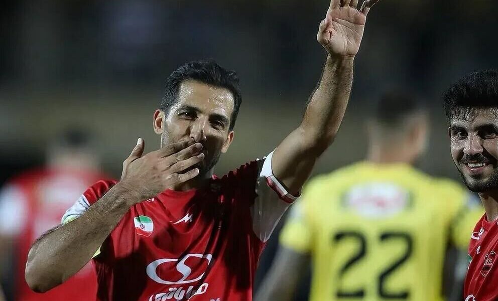 دردسر قرارداد ۵۰ میلیاردی برای پرسپولیس؛ وحید امیری مشروط جدا شد! دردسر قرارداد ۵۰ میلیاردی برای پرسپولیس؛ وحید امیری مشروط جدا شد!