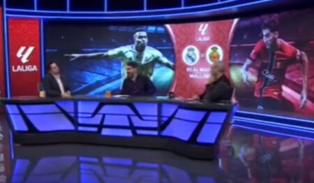 گزارشگر تلویزیون منت پخش فوتبال را بر سر مردم گذاشت: لطف صداوسیما است! +ویدیو