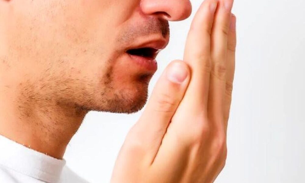 چگونه از بوی بد دهان خلاص شویم؟