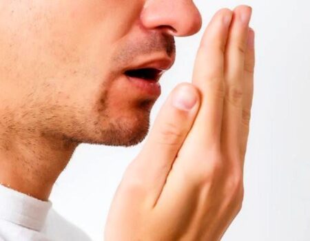 چگونه از بوی بد دهان خلاص شویم؟