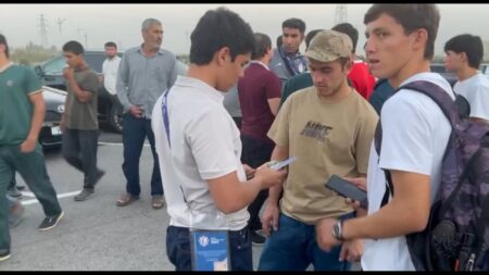 عجیب‌ترین مدل بلیت‌فروشی مسابقه فوتبال +ویدیو