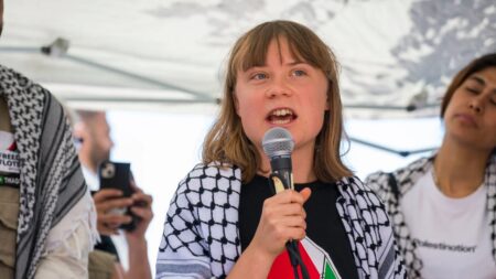 انتقاد گرتا تونبرگ از نخست وزیر انگلیس در آستانه دیدار با رئیس جمهور رژیم صهیونیستی