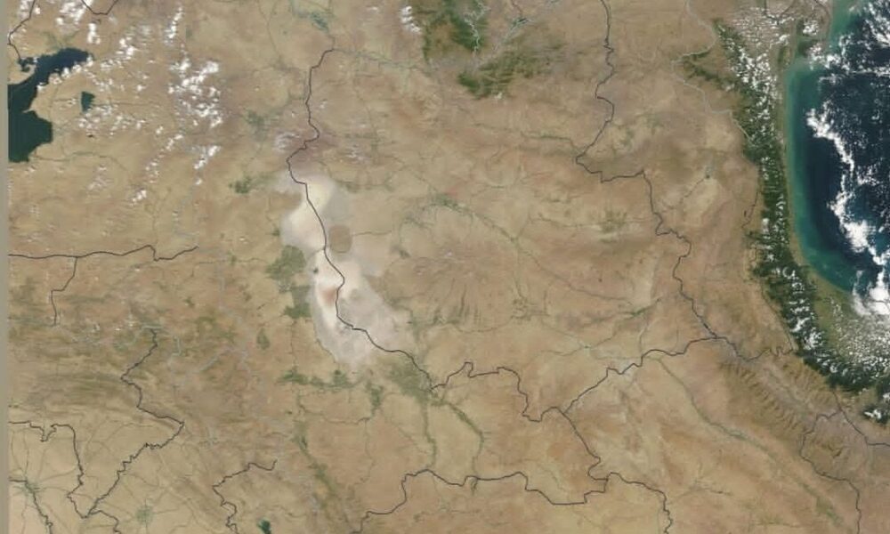 دریاچه ارومیه به تاریخ پیوست +عکس