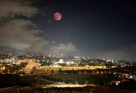 خسوف در مسجدالاقصی | تصاویر ماه خونین در قدس