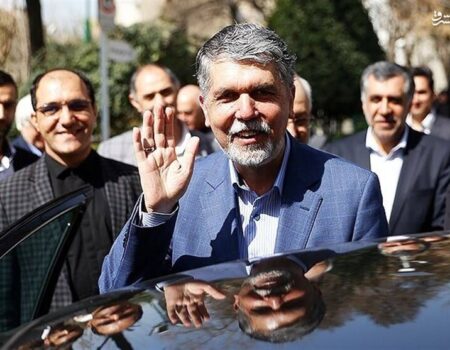 وزیر فرهنگ و ارشاد اسلامی وارد روسیه شد