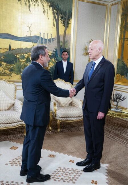 تقدیر عراقچی از رویکرد تونس در محکومیت حملات رژیم صهیونیستی و آمریکا علیه ایران