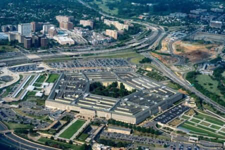 سرمایه‌گذاری ۱۰.۸ میلیارد دلاری پنتاگون/ رقابت نظامی با چین و پیام‌های اقتصادی برای ایران