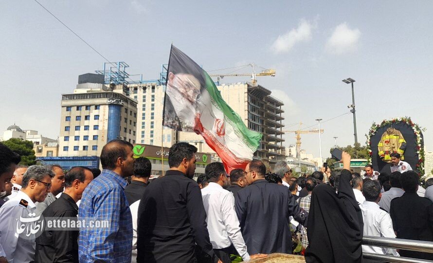تصاویر تشییع باشکوه آتش‌نشان جوان مشهدی!