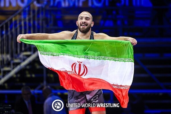 سلام نظامی امیرحسین زارع به پرچم ایران پس از شکست حریف آذربایجانی +ویدیو