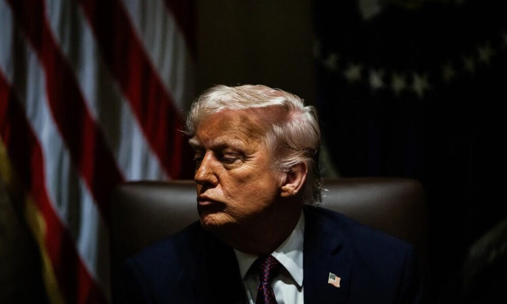 ترامپ از ناتو خواست خرید نفت از روسیه را متوقف کند/ تهدید به تعرفههای ۱۰۰ درصدی ترامپ از ناتو خواست خرید نفت از روسیه را متوقف کند/ تهدید به تعرفههای ۱۰۰ درصدی