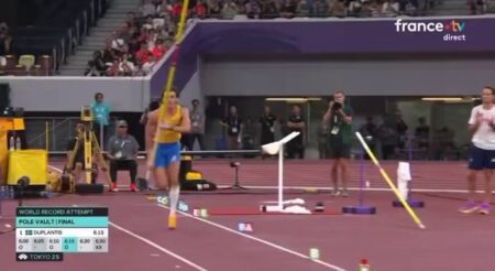 رکورد جهانی پرش با نیزه جهان شکسته شد! +ویدیو