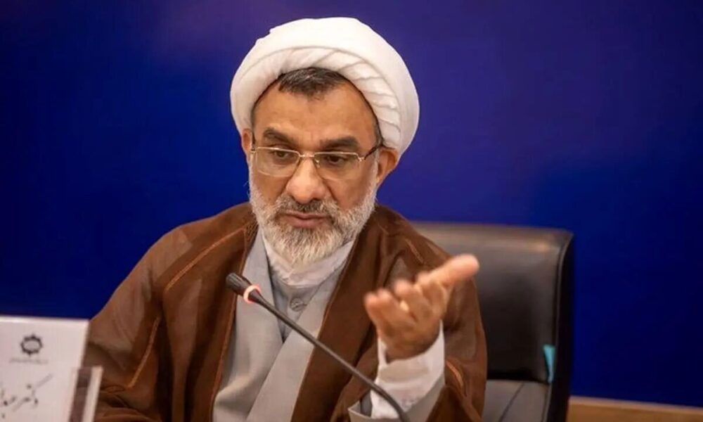 دبیر شورای عالی انقلاب فرهنگی: باید با برهنگی و کشف حجاب برخورد کنیم