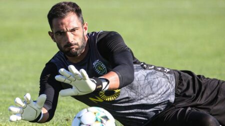 دروازه‌بان استقلال به ایران بازنگشت