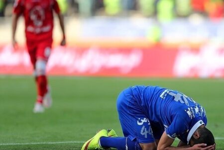 بازیکنان استقلال دروازه‌بان اسبق خود را به مرز سکته رساندند!