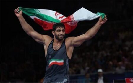 رقص مازندرانی ساروی و مربیان تیم ملی کشتی در قلب اروپا +ویدیو