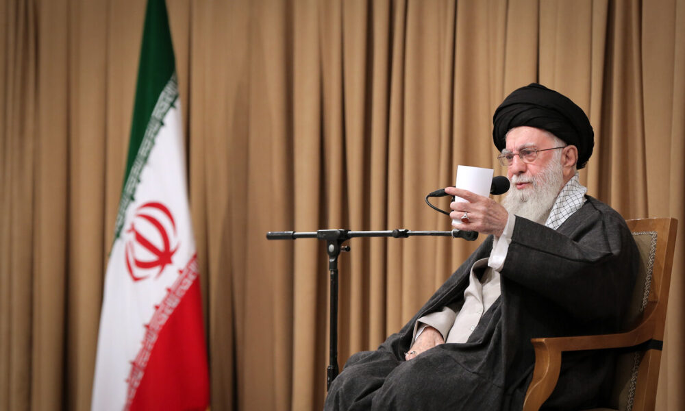 رهبر انقلاب بازهم به این جماعت آفرین گفتند