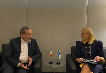 هشدار عراقچی نسبت به تبعات هرگونه استفاده ابزاری ۳ کشور اروپایی از شورای امنیت هشدار عراقچی نسبت به تبعات هرگونه استفاده ابزاری ۳ کشور اروپایی از شورای امنیت