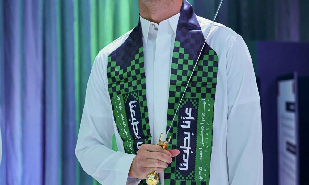 رونالدو شمشیر به دست گرفت و در عربستان خبرساز شد +عکس