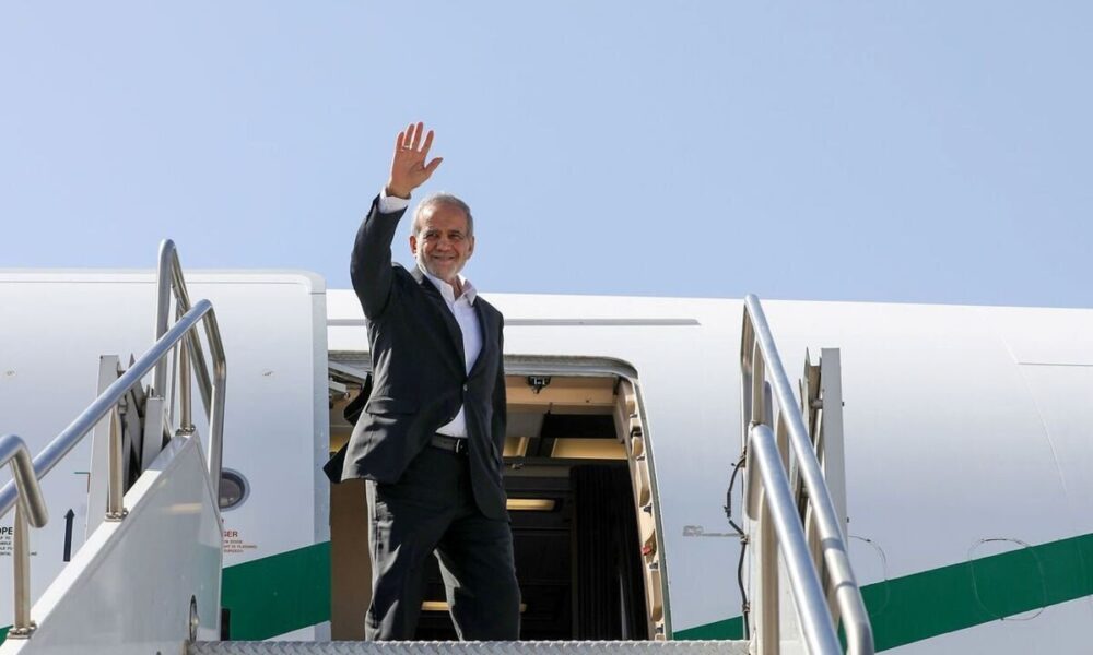 امسال احدی از اعضای هیئت رسمی ایران حاضر نبود و نیست حتی یک سنت در نیویورک خرج کند امسال احدی از اعضای هیئت رسمی ایران حاضر نبود و نیست حتی یک سنت در نیویورک خرج کند