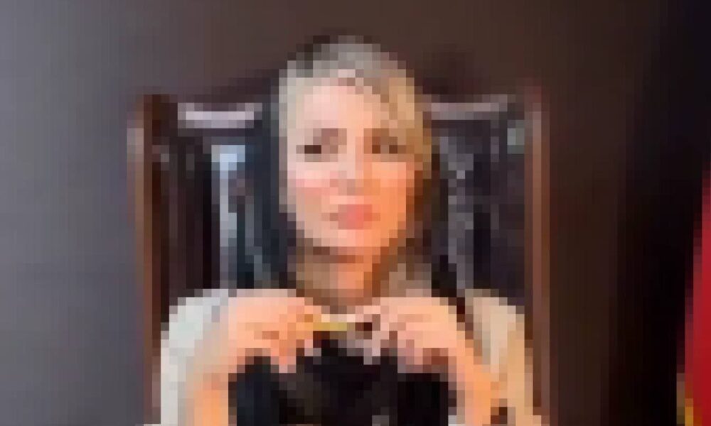 خانم بلاگر بخاطر پیشنهاد بی‌شرمانه بازداشت شد +عکس