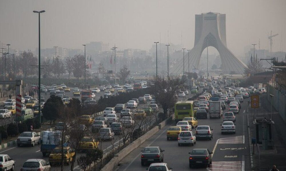 وضعیت پایتخت در روزهای پاییزی؛ طوفان و گردوخاک در تهران، باران در ارتفاعات