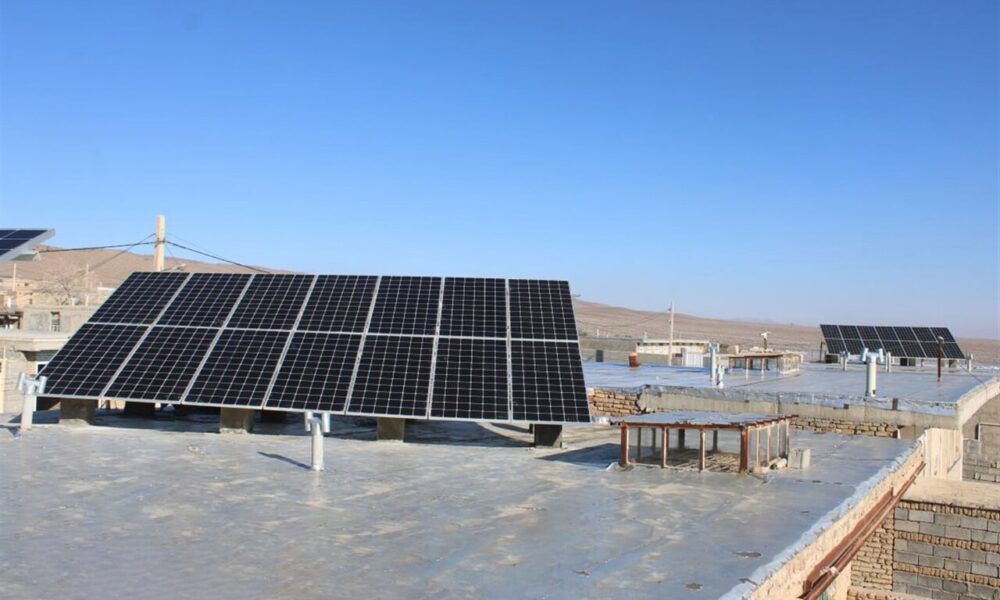 امکان برخورداری مشترکان خانگی از برق خورشیدی با نصب اینورترهای هیبریدی