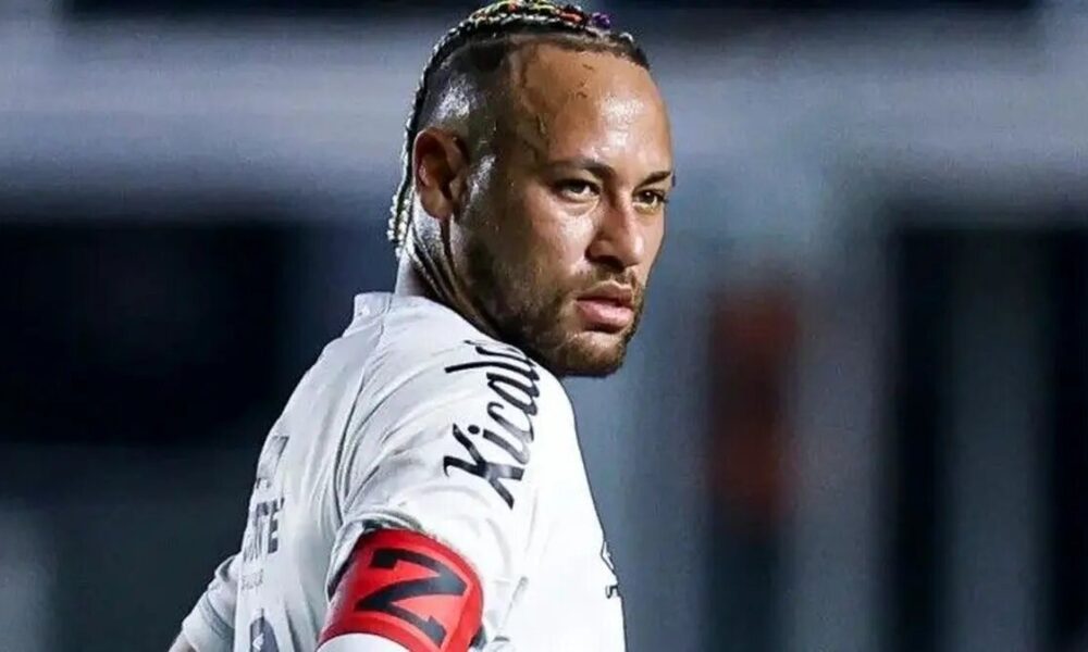 الکل و قلیان برای فوتبالیست مشهور دردسرساز شد