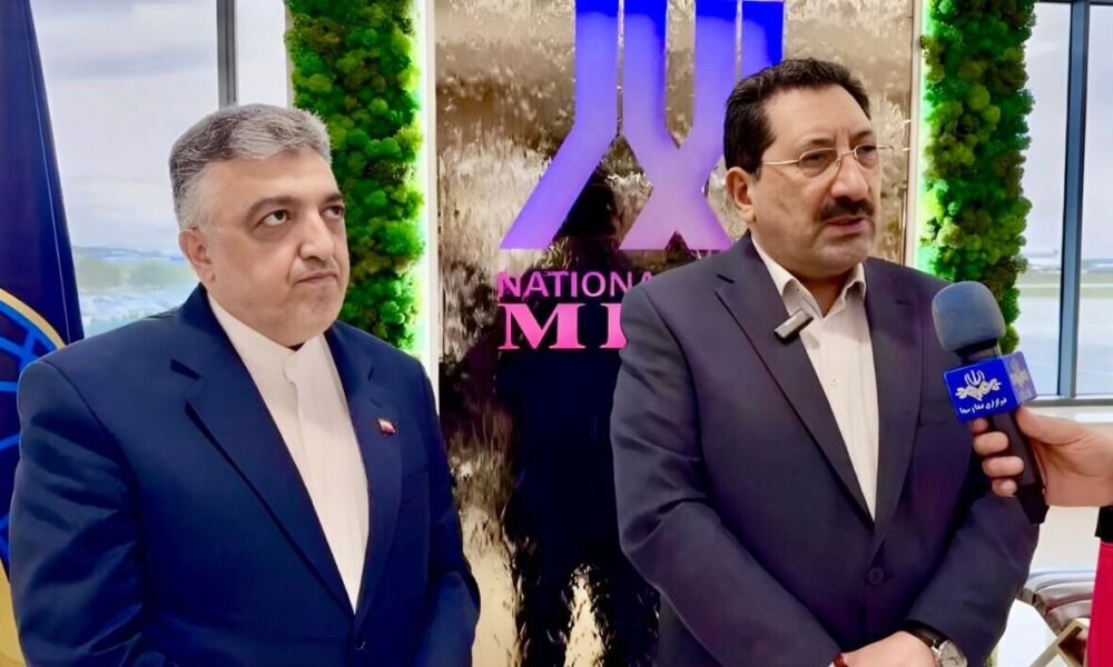 وزیر صنعت، معدن و تجارت وارد مینسک شد وزیر صنعت، معدن و تجارت وارد مینسک شد