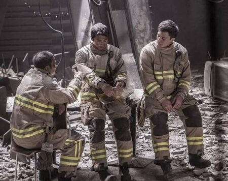 همزمان با روز آتش نشانی/هیجان در دل شعله‌ها با «جدال در تاریکی»
