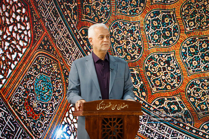 نخستین ربات پهپاد آتشنشان در اصفهان رونمایی میشود