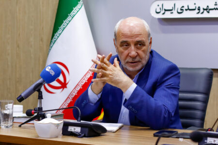 قانون جنگل بر جهان حاکم است/ دشمن تنها زبان زور را می‌فهمد