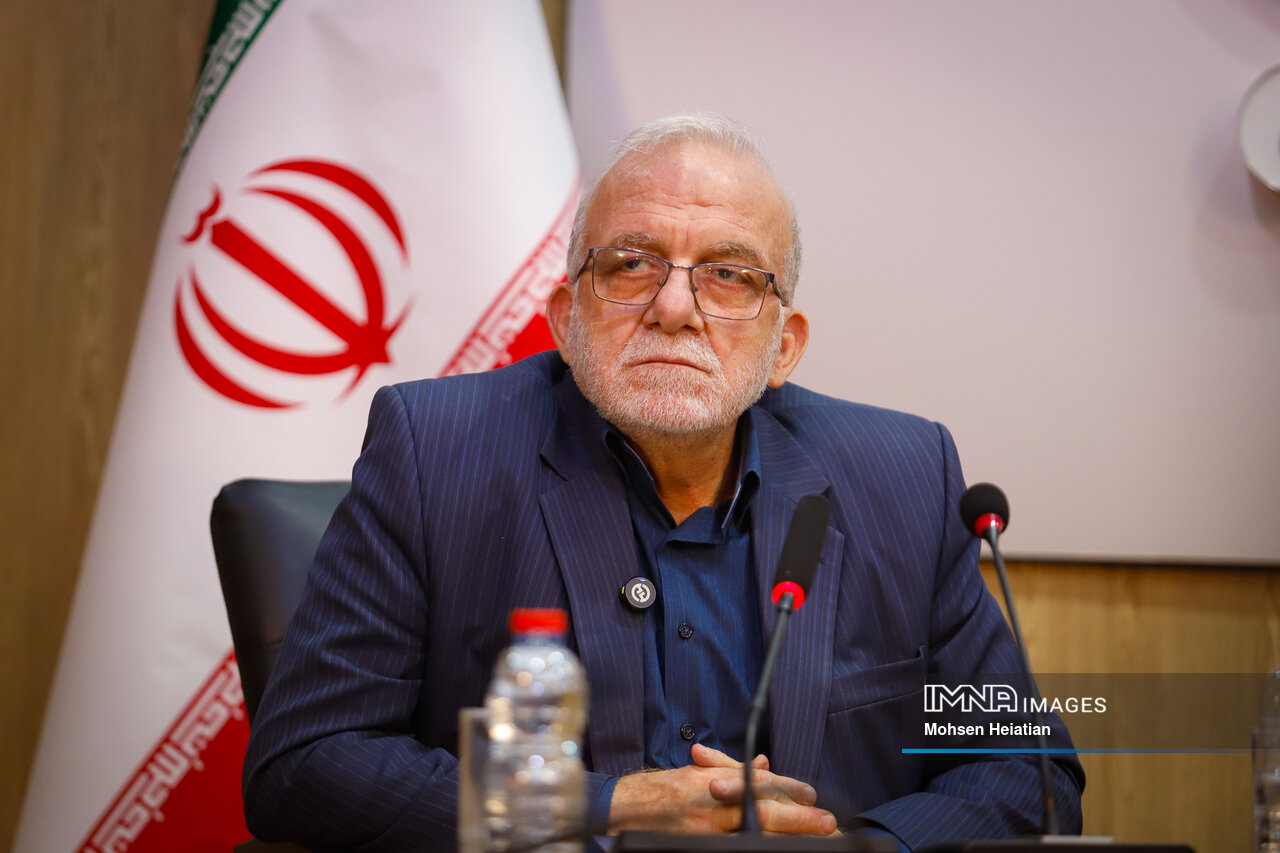 اقتصاد زیر آتش روانی دشمن با امید، قانون و مردم زنده می‌ماند /مسیر نجات اقتصاد از دل قانون