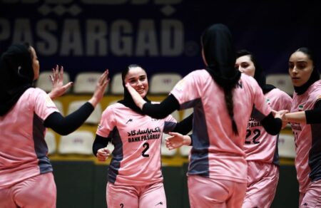 ویدیو| سلام نظامی دختران سروقامت ایرانی را تماشا کنید