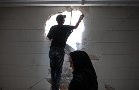 آوارگان جنگ ۱۲روزه دست به شکایت شدند: شهرداری زاکانی اذیت می‌کند!