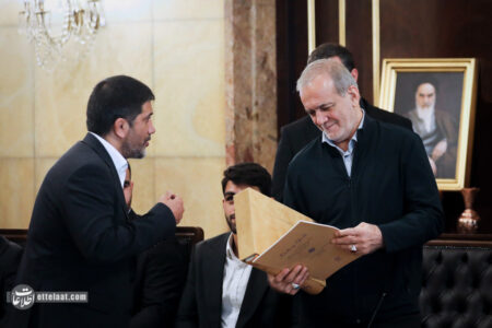 رئیس جمهور به علیرضا دبیر پست داد