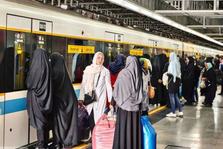 دستفروشان مترو صاحب شناسنامه کاری شدند