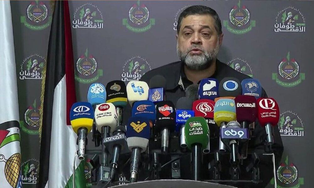 اسامه حمدان: آماده مذاکره درباره تبادل اسرا هستیم/اداره غزه باید در اختیار فلسطینی‌ها باشد