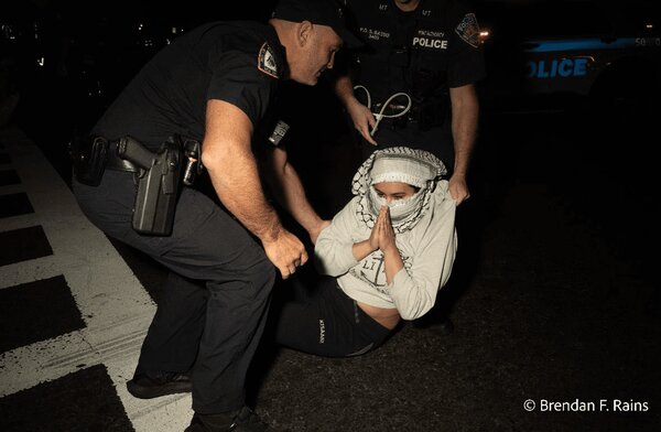 چند فریم از زن،‌ زندگی،‌ آزادی به روش آمریکایی + تصاویر