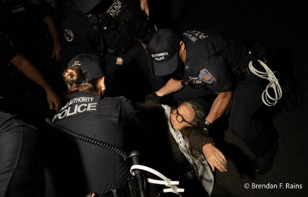 چند فریم از زن،‌ زندگی،‌ آزادی به روش آمریکایی + تصاویر