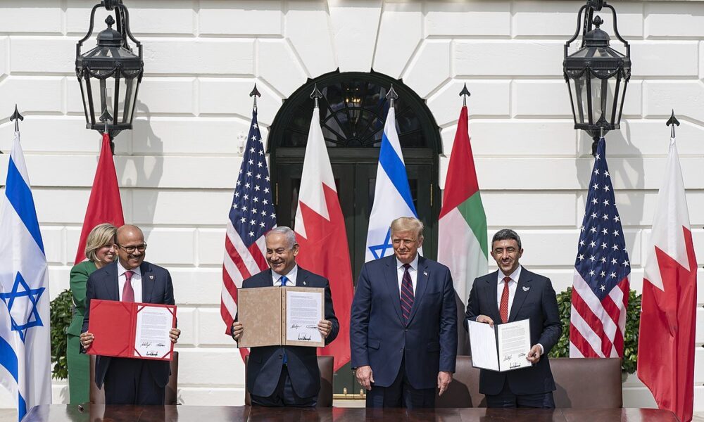 روزی که سکوت تاریخ شکست روزی که سکوت تاریخ شکست