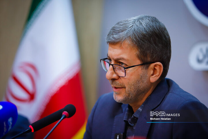 از کشف ذخایر جدید گاز و نفت در کشور تا ورود نخستین تاکسیهای برقی به یزد اصفهان، پایتخت خورشیدی ایران شد/ کسب رتبه نخست کشور با ۲۹۴ مگاوات انرژی تجدیدپذیر