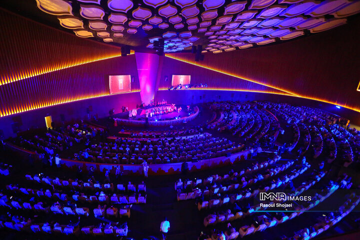 از ایجاد دبیرخانه دائمی جشنواره کودک تا تمهیدات بانکی برای خسارتدیدگان بندر شهیدرجایی آیین اختتامیه سیوهفتمین جشنواره بینالمللی فیلمهای کودکان و نوجوانان در اصفهان برگزار شد