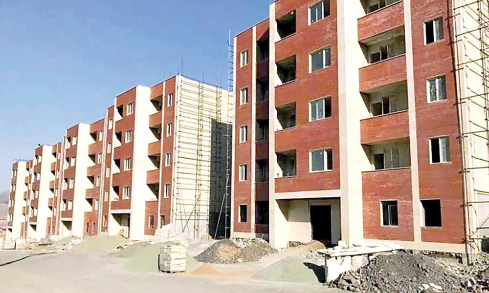 تأکید وزیر راه و شهرسازی بر اجرای بخشنامه‌های تأمین مسکن ایثارگران