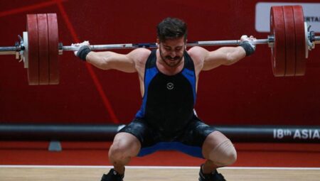 واکنش عجیب کیانوش رستمی بعد از مسابقه دیشب با پرچم کوزوو!