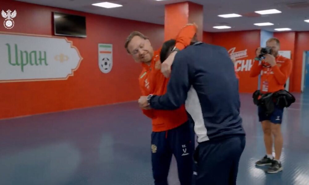 برخورد سرمربی روسیه با ستاره تیم ملی ایران همه را شوکه کرد +عکس برخورد سرمربی روسیه با ستاره تیم ملی ایران همه را شوکه کرد +عکس