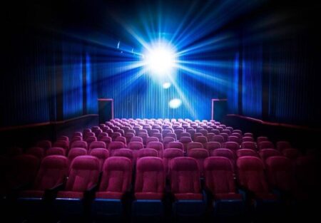 کارت کشیدن و خرید دربستی سانس سینما چقدر حقیقت دارد؟ کارت کشیدن و خرید دربستی سانس سینما چقدر حقیقت دارد؟