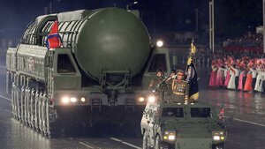 کره‌شمالی هواسونگ-۲۰ را رونمایی کرد | موشک قاره‌پیمای هسته‌ای و تهدید آمریکا